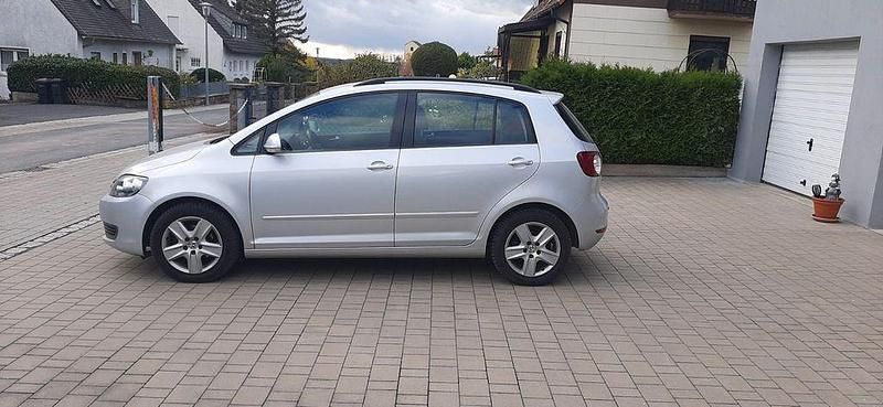 Silber Gebraucht 2010 VW Golf Plus Cross Trendline Van / Kleinbus | 8.400 € (Fairer Preis) - Bild 1/4