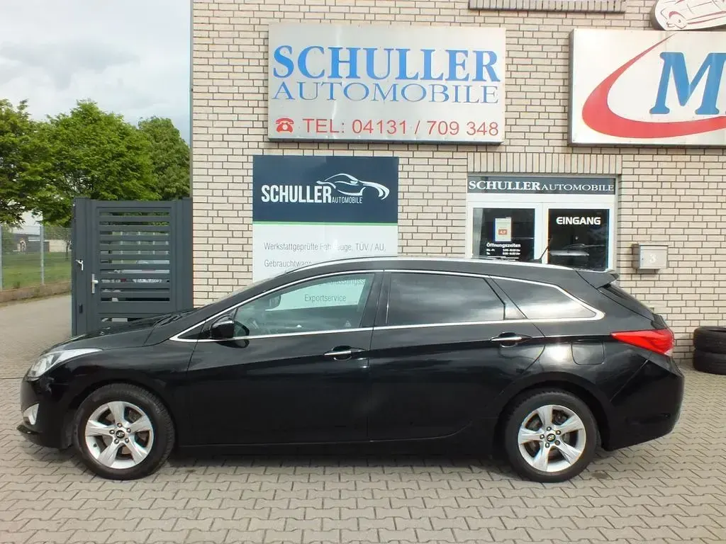 Gebraucht Hyundai i40 Style 136 PS (100 kW) 2011 Schwarz Kombi