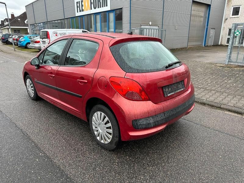 Gebraucht Peugeot 207 95 PS (69 kW) 2008 Rot Limousine
