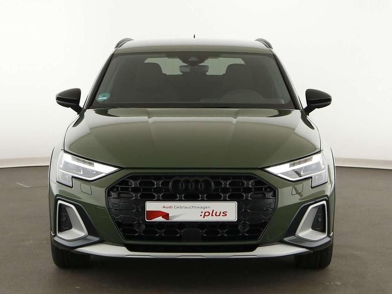 Gebraucht Audi A3 150 PS (110 kW) 2025 Distriktgrün metallic Limousine