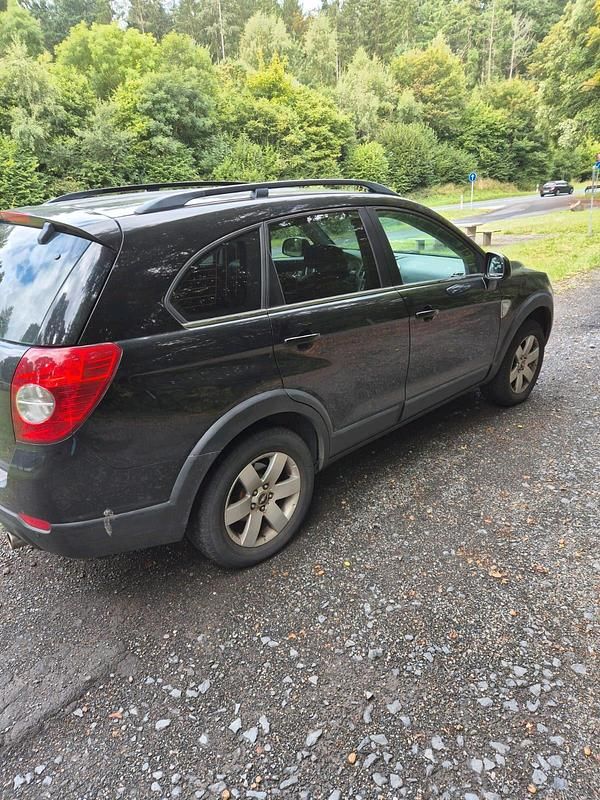 Schwarz Gebraucht 2006 Chevrolet Captiva SUV | 2.000 € (Fairer Preis) - Bild 1/4