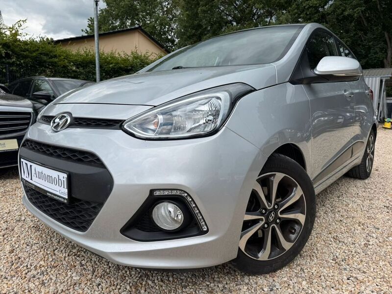 Silber Gebraucht 2016 Hyundai i10 Style Kleinwagen | 10.990 € (Fairer Preis) - Bild 1/4