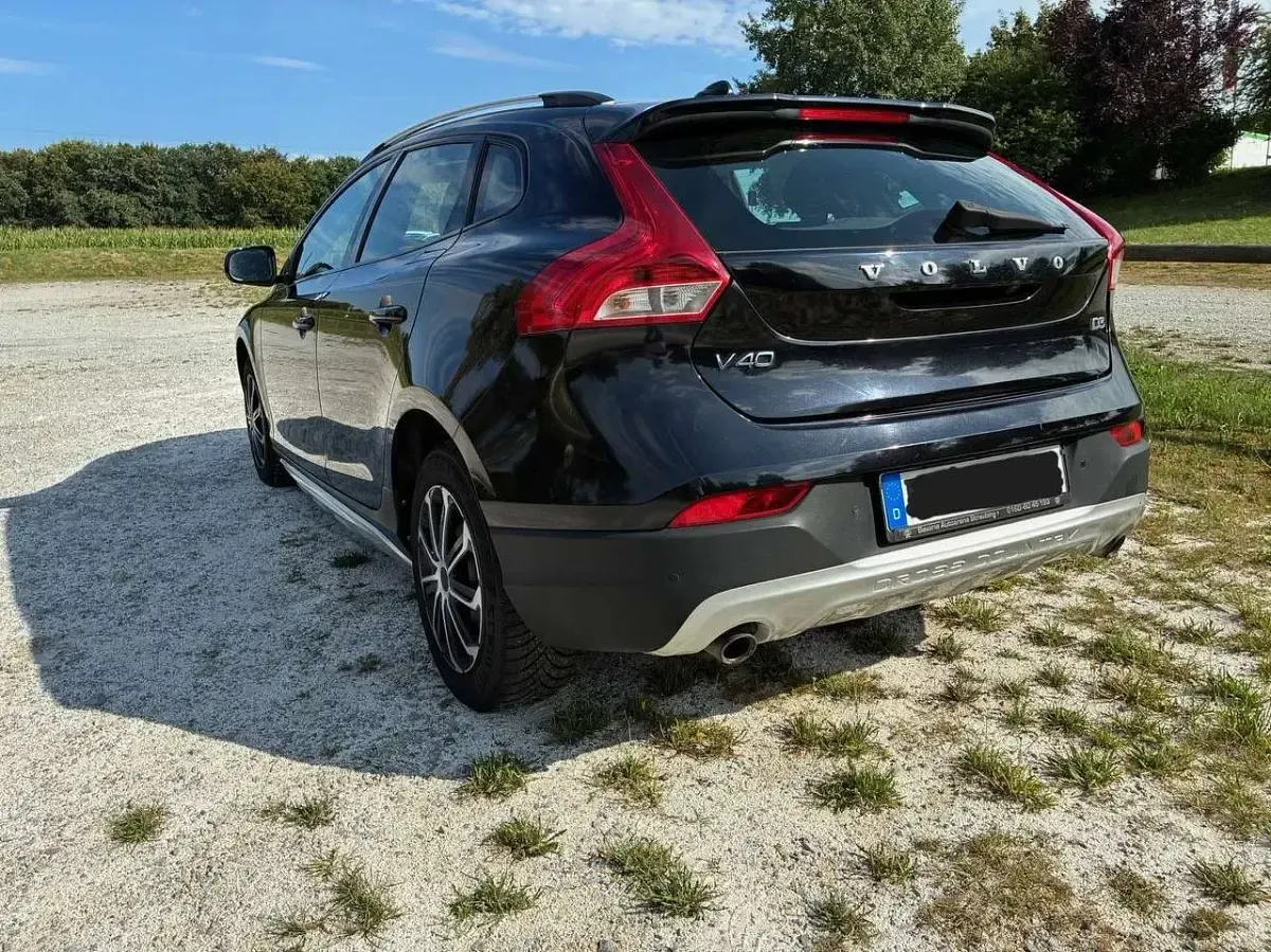 Gebraucht Volvo V40 CC Momentum 150 PS (110 kW) 2013 Schwarz Kombi