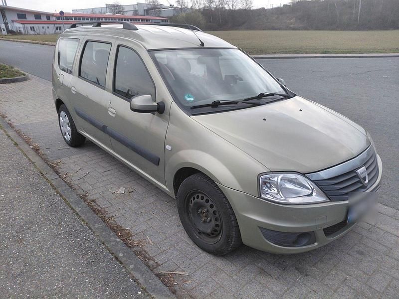 Gebraucht Dacia Logan MCV Lauréate 86 PS (63 kW) 2009 Beige Kombi
