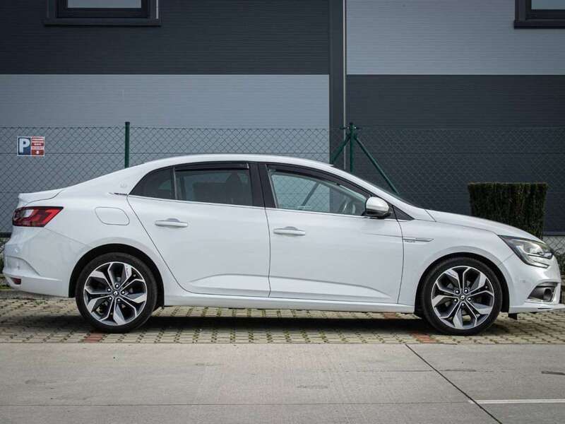 Weiß Gebraucht 2017 Renault Mégane IV Intens Limousine | 12.000 € (Fairer Preis) - Bild 1/4