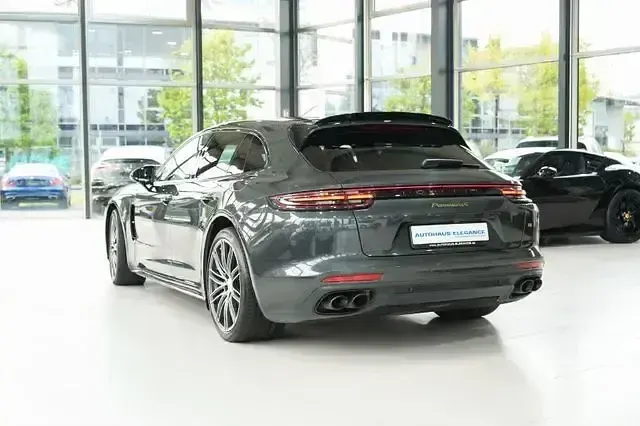 Gebraucht Porsche Panamera Chrono 330 PS (242 kW) 2019 Vulkangraumetallic Kombi