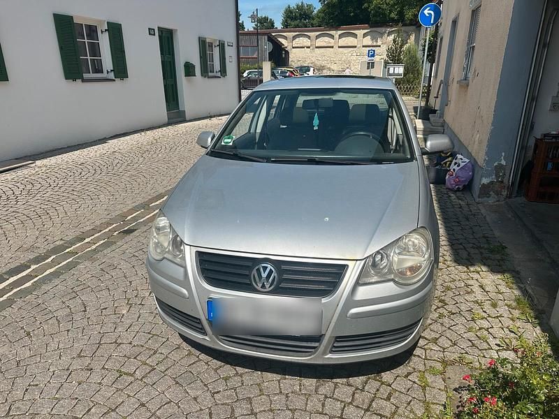 Grau Gebraucht 2006 VW Polo Limousine | 500 € - Bild 1/4