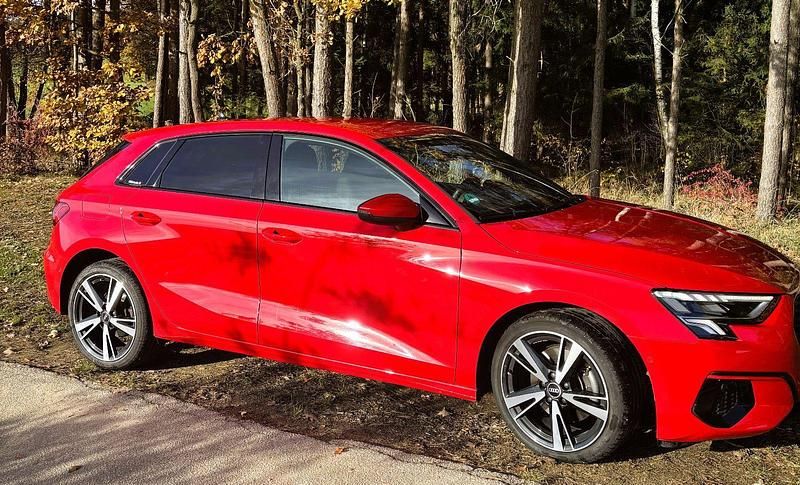 Gebraucht Audi A3 S-Line 150 PS (110 kW) 2022 Rot Limousine