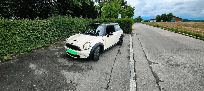 Beige Gebraucht 2009 Mini Cooper S Kleinwagen | 4.750 € (Fairer Preis) - Bild 1/4