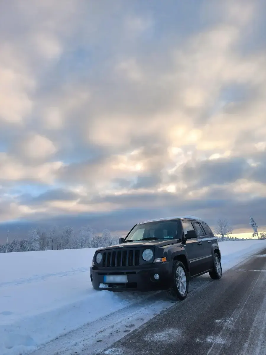 Gebraucht Jeep Patriot 170 PS (125 kW) 2010 Schwarz SUV