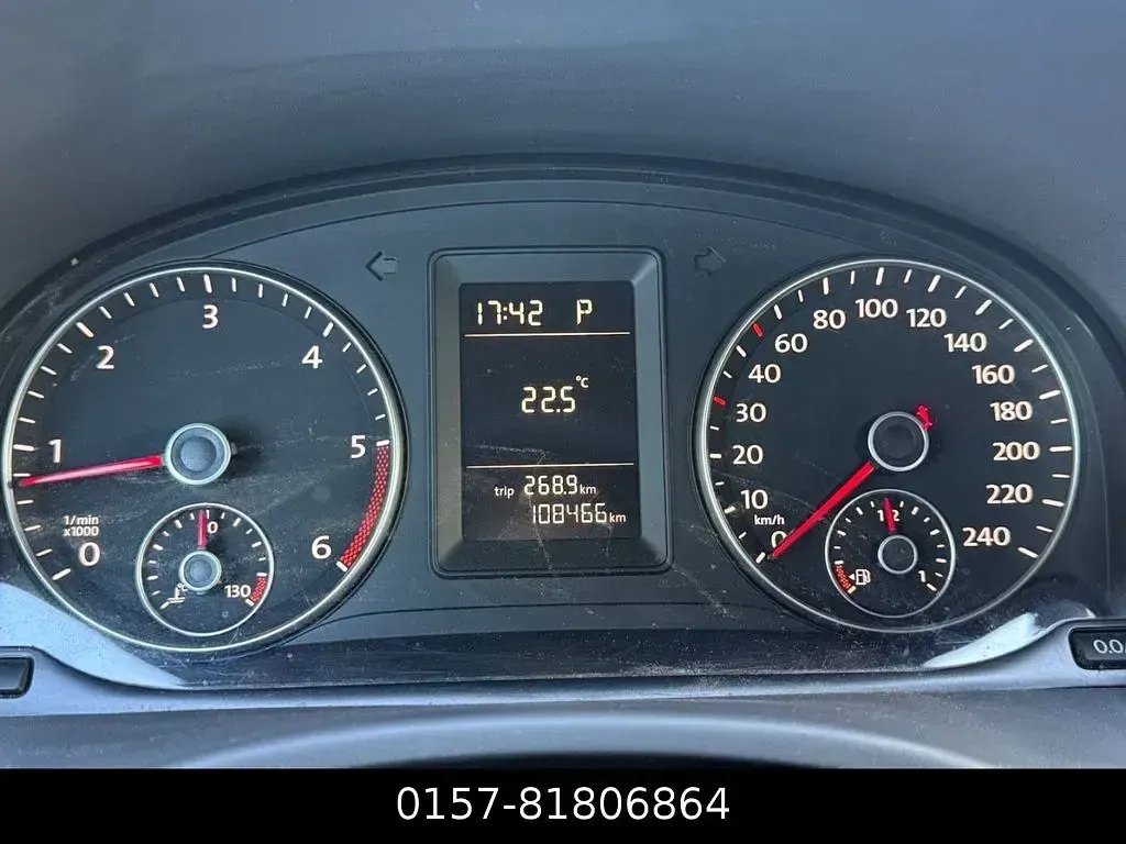 Używany VW Caddy 102 KM (75 kW) 2011 Czerwony Minivan