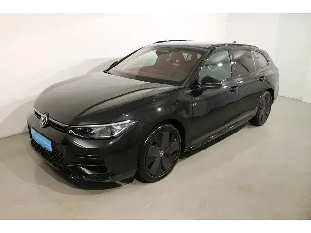 Gebraucht VW Passat Style 177 PS (130 kW) 2024 Schwarz Kombi