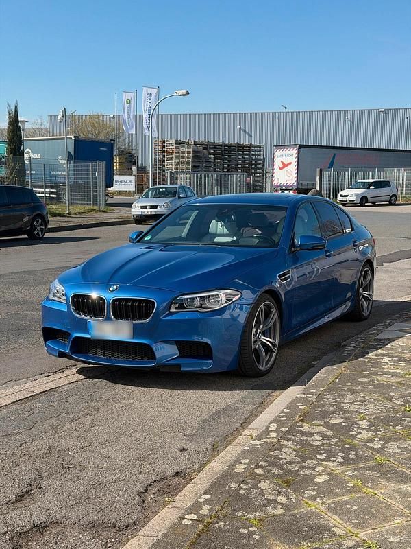 Gebraucht BMW M5 560 PS (411 kW) 2011 Blau Limousine
