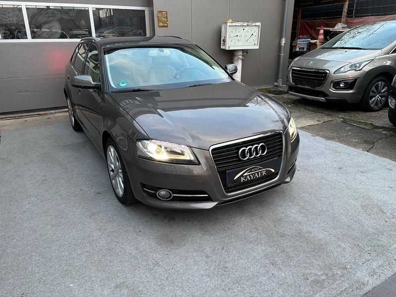 Gebraucht Audi A3 Ambiente 105 PS (77 kW) 2012 Grau Kleinwagen