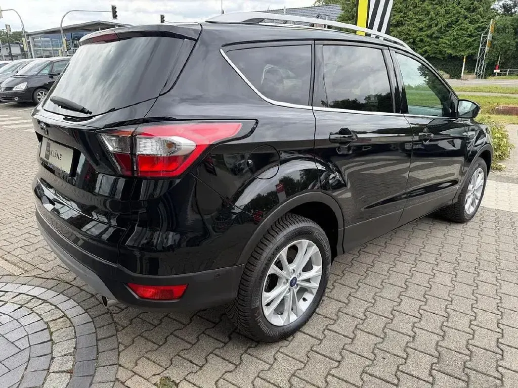 Gebraucht Ford Kuga Titanium 150 PS (110 kW) 2020 Schwarz SUV