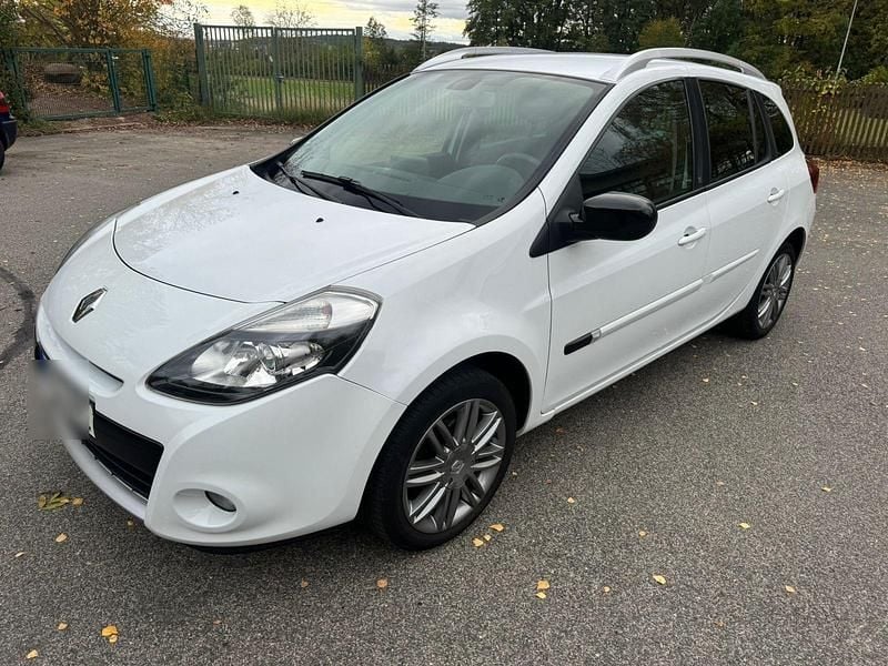Weiß Gebraucht 2010 Renault Clio GrandTour Kombi | 3.500 € - Bild 1/4