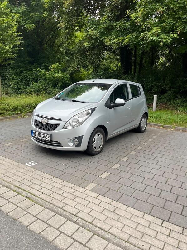Silber Gebraucht 2012 Chevrolet Spark Kleinwagen | 2.999 € (Guter Preis) - Bild 1/4