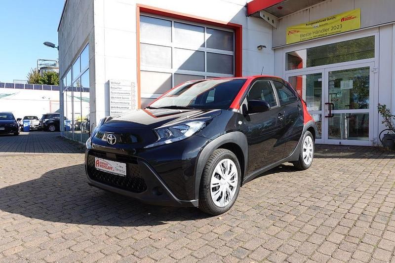 Schwarz Gebraucht 2022 Toyota Aygo Pulse Kleinwagen | 13.900 € (Guter Preis) - Bild 1/4