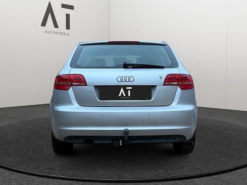 Gebraucht Audi A3 Ambiente 105 PS (77 kW) 2010 Silber Limousine