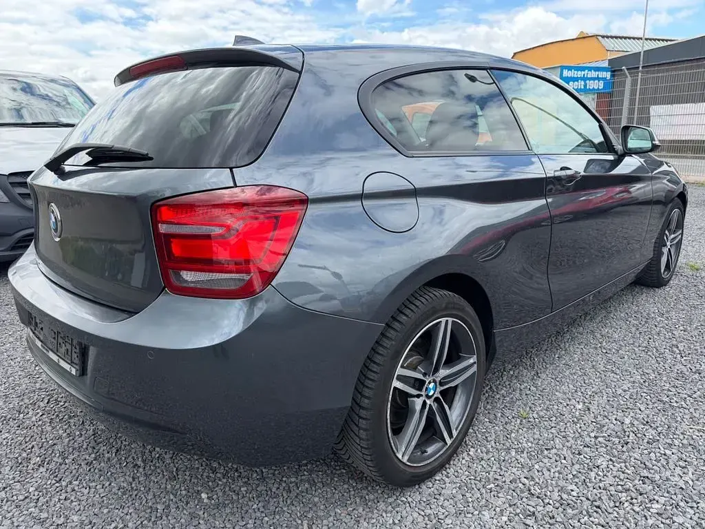 Gebraucht BMW 118 Advantage 143 PS (105 kW) 2013 Grau Kleinwagen