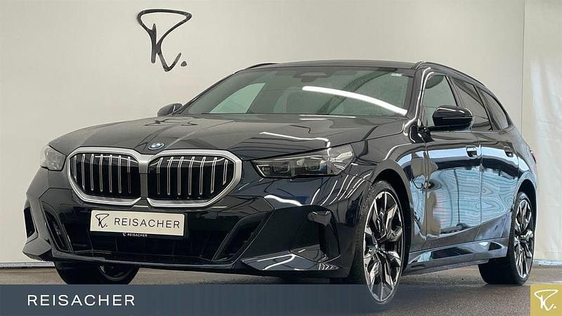 Neu BMW 530e Performance 299 PS (219 kW) 2026 Schwarz Kombi