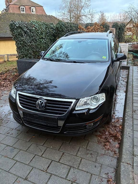Schwarz Gebraucht 2010 VW Passat Kombi | 2.700 € (Guter Preis) - Bild 1/4