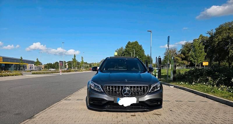 Grau Gebraucht 2019 Mercedes C63S AMG Kombi | 61.999 € (Teuer) - Bild 1/4