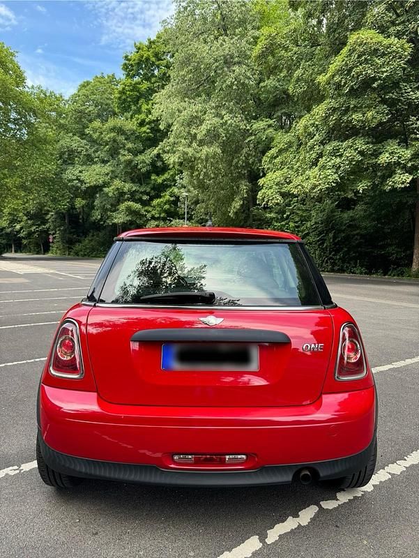 Gebraucht Mini ONE 75 PS (55 kW) 2011 Rot Kleinwagen