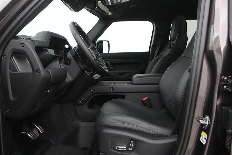 Gebraucht Land Rover Defender 635 PS (467 kW) 2025 Grau SUV