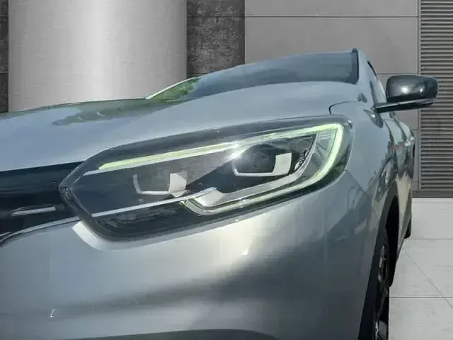 Gebraucht Renault Kadjar Black Edition 140 PS (102 kW) 2021 Grau SUV