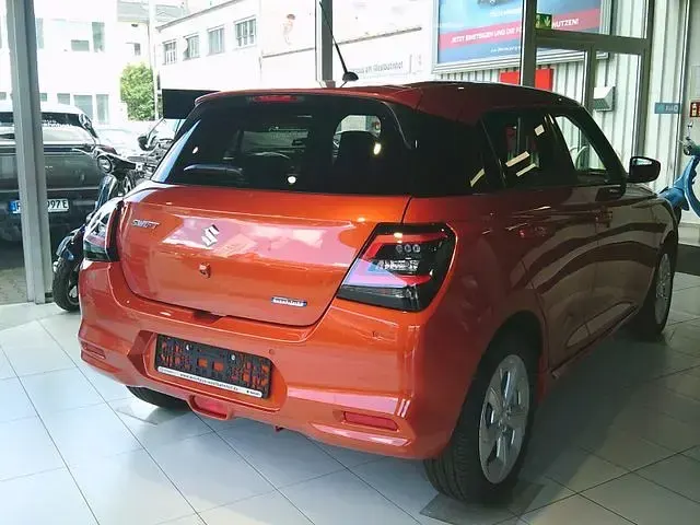 Neu Suzuki Swift Comfort 83 PS (61 kW) 2026 Orange Kleinwagen