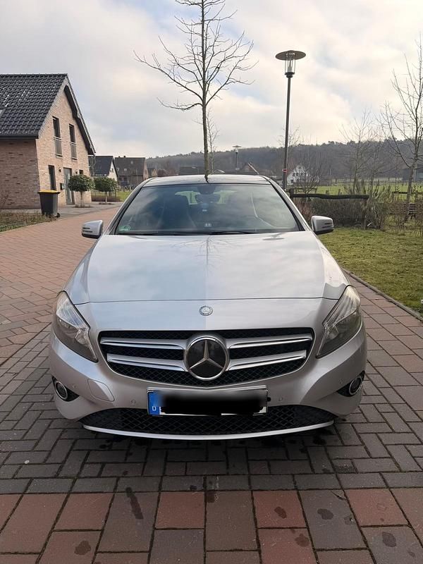 Gebraucht Mercedes A200 156 PS (114 kW) 2012 Silber Kleinwagen