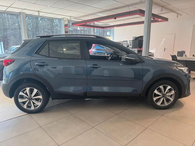 Neu Kia Stonic Vision 101 PS (74 kW) 2025 Blau SUV