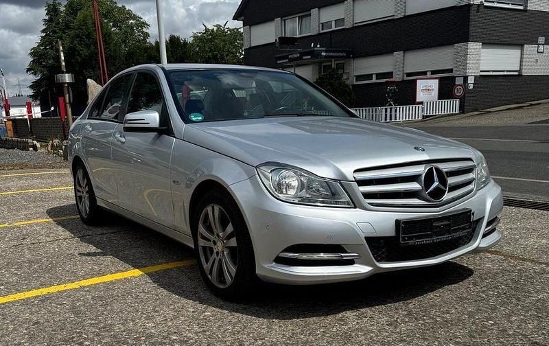 Grau Gebraucht 2011 Mercedes C180 Limousine | 7.700 € (Guter Preis) - Bild 1/4