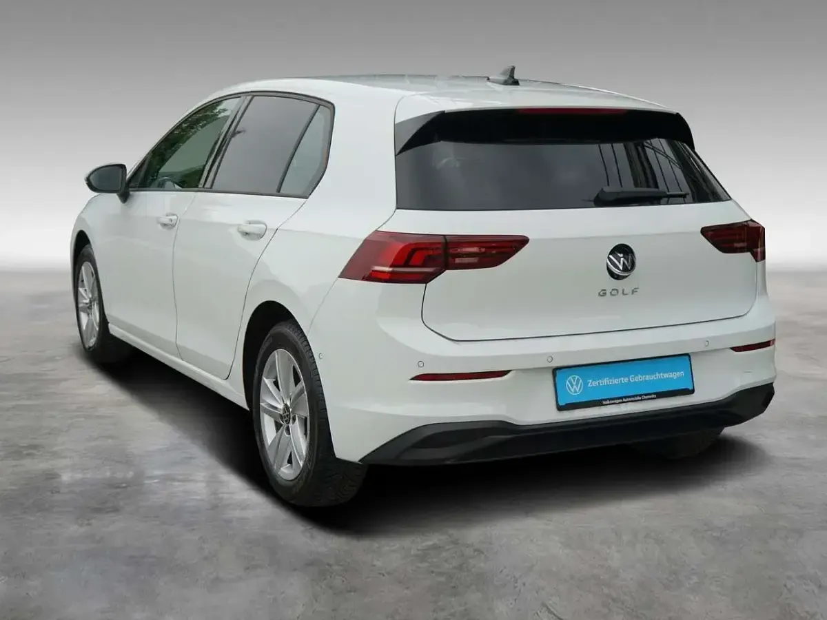 Gebraucht VW Golf VIII Life 116 PS (85 kW) 2025 Pure white Limousine