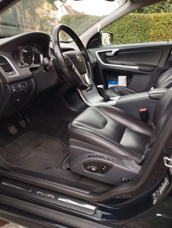 Gebraucht Volvo XC60 Kinetic 150 PS (110 kW) 2017 Blau SUV