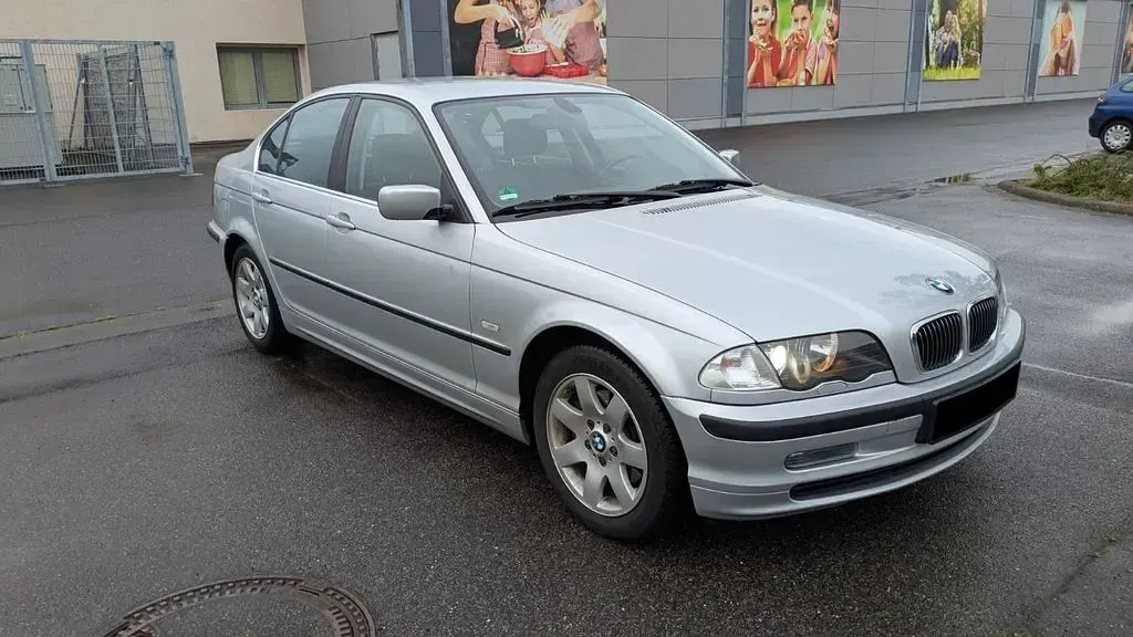 Gebraucht BMW 325 192 PS (141 kW) 2001 Silber Limousine