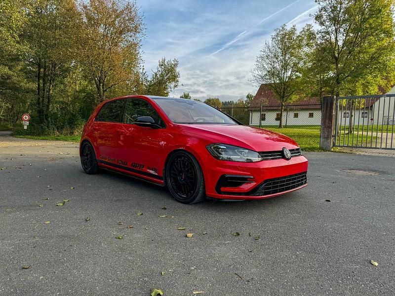 Rot Gebraucht 2019 VW Golf VII R Limousine | 29.000 € - Bild 1/4