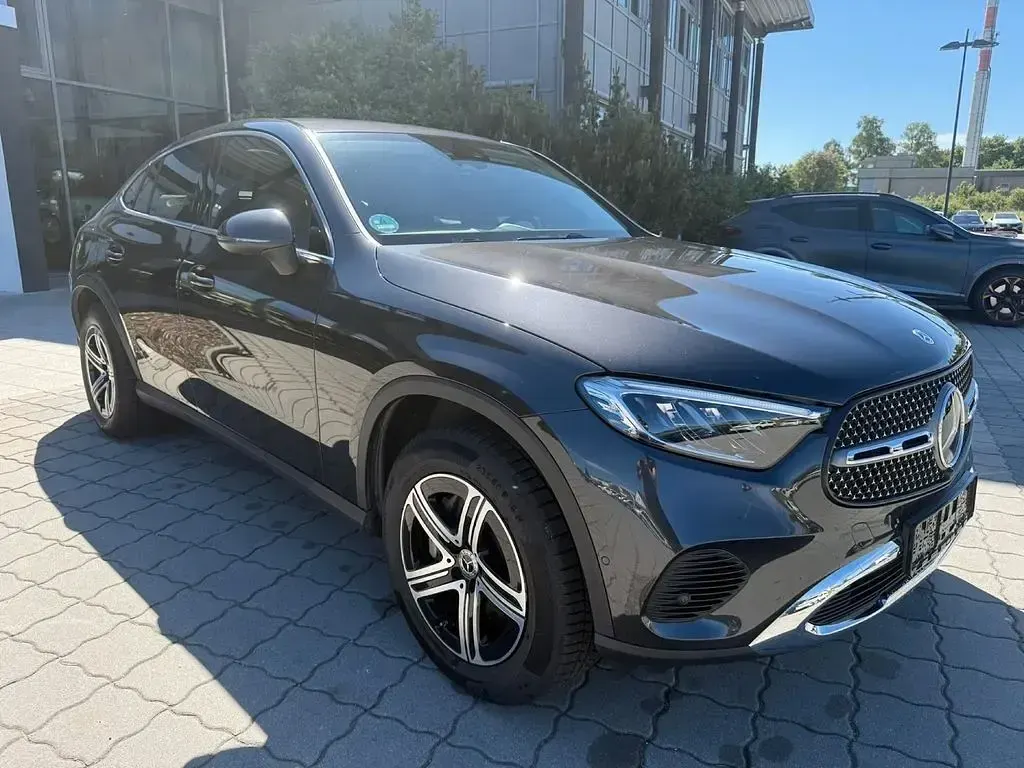 Gebraucht Mercedes GLC300 Avantgarde 313 PS (230 kW) 2024 Grau SUV