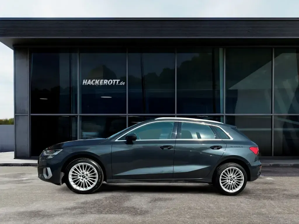 Gebraucht Audi A3 Advanced Plus 116 PS (85 kW) 2022 Grau Limousine