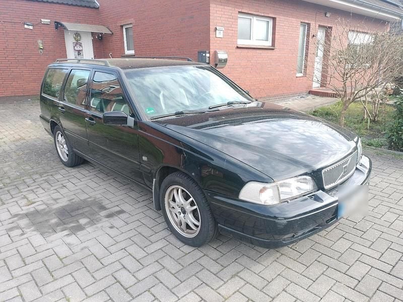 Gebraucht Volvo V70 126 PS (92 kW) 1998 Schwarz Kombi