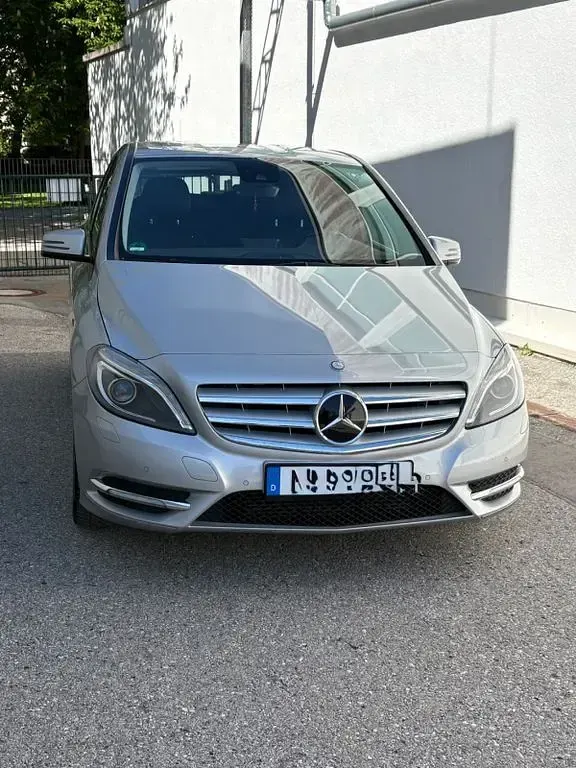 Second-hand Mercedes B200 156 CP (114 kW) 2012 Argintiu Monovolum