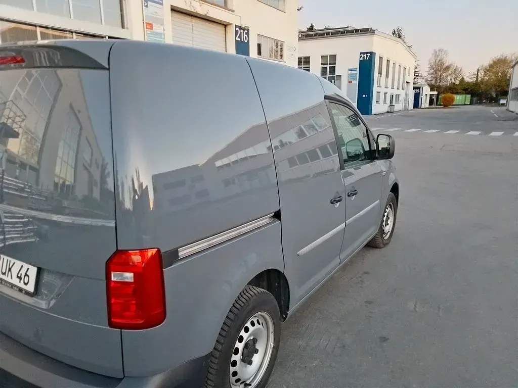 Second-hand VW Caddy Conceptline 102 CP (75 kW) 2019 Gri Monovolum
