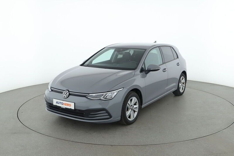Grau Gebraucht 2020 VW Golf VIII Life Limousine | 21.390 € (Fairer Preis) - Bild 1/4