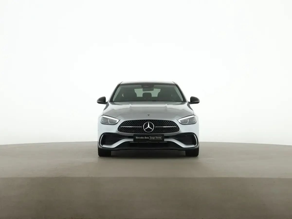 Gebraucht Mercedes C300e AMG 313 PS (230 kW) 2025 Silber Limousine