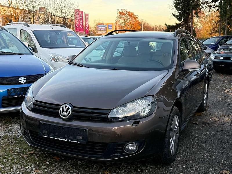Toffeebraun metallic Gebraucht 2011 VW Golf VI Trendline Kombi | 3.300 € (Superpreis) - Bild 1/4