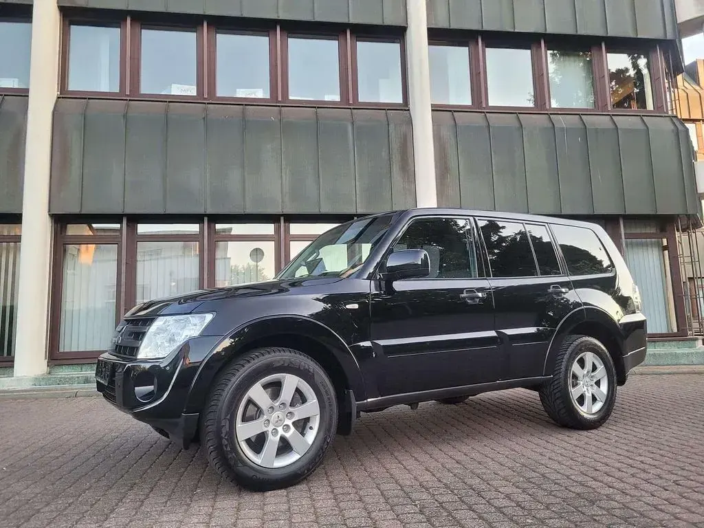 Gebraucht Mitsubishi Pajero 200 PS (147 kW) 2012 Schwarz SUV