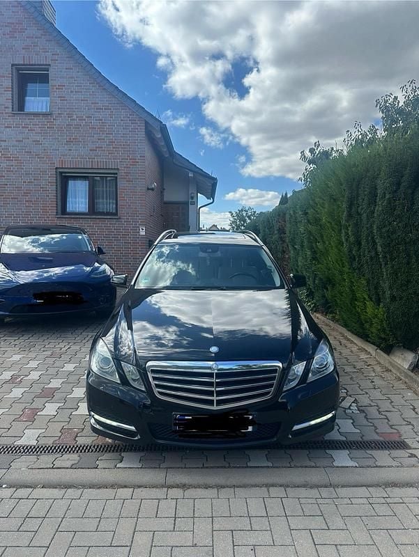 Gebraucht 2010 Mercedes E300 Kombi | 5.999 € (Guter Preis) - Bild 1/4