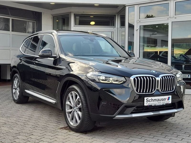Schwarz Gebraucht 2022 BMW X3 Sport Line SUV | 41.666 € (Fairer Preis) - Bild 1/2