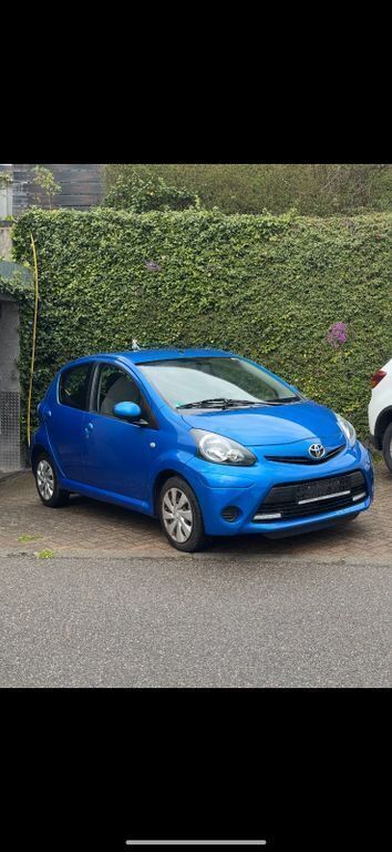 Blau Gebraucht 2013 Toyota Aygo Cool Kleinwagen | 4.800 € (Fairer Preis) - Bild 1/4